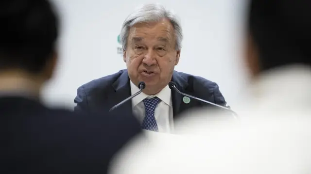 Le secrétaire général des Nations unies, Antonio Guterres, s'exprime lors d'une conférence de presse à la 9e Conférence internationale de Tokyo sur le développement de l'Afrique (TICAD 9) à Yokohama, dans la préfecture de Kanagawa, au sud de Tokyo, le 21 août 2025.