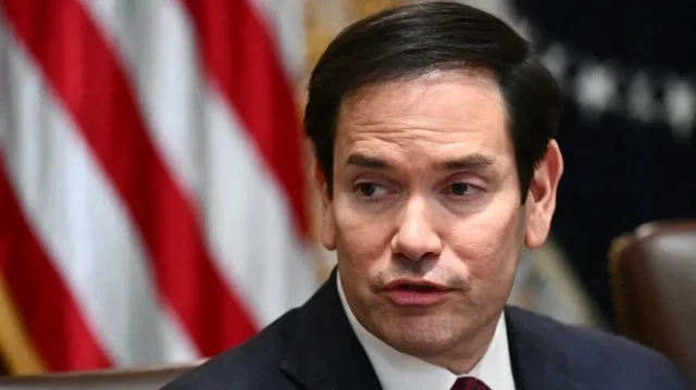 Le secrétaire d'État américain Marco Rubio s'exprime lors d'une réunion du cabinet avec le président américain Donald Trump dans la salle du cabinet de la Maison Blanche à Washington, DC, le 26 août 2025.