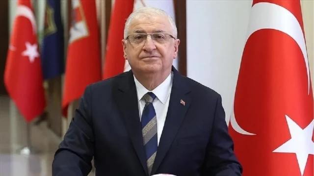 وزير الدفاع التركي يلتقي أمين مجلس الأمن القومي الأوكراني