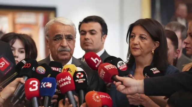 DEM Parti heyeti İmralı'ya gitti