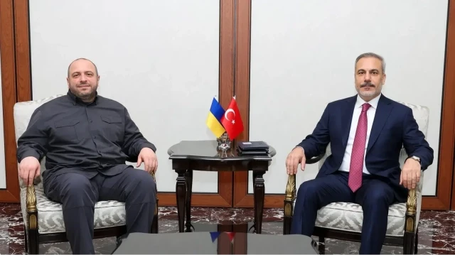 فيدان يلتقي أمين مجلس الأمن القومي الأوكراني
