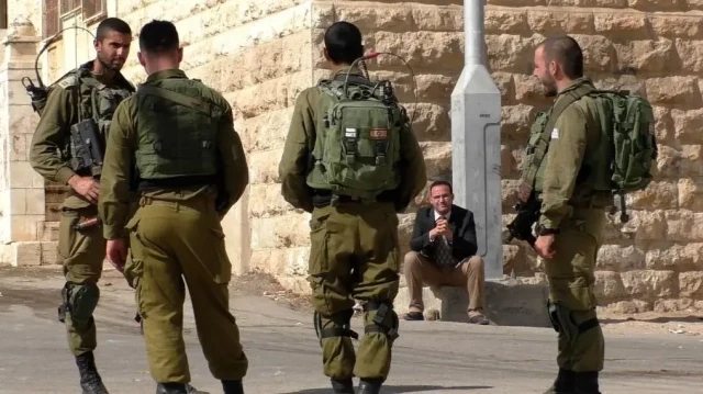 الضفة.. الاحتلال الإسرائيلي يقتحم مدارس فلسطينية ويعتدي على معلمين