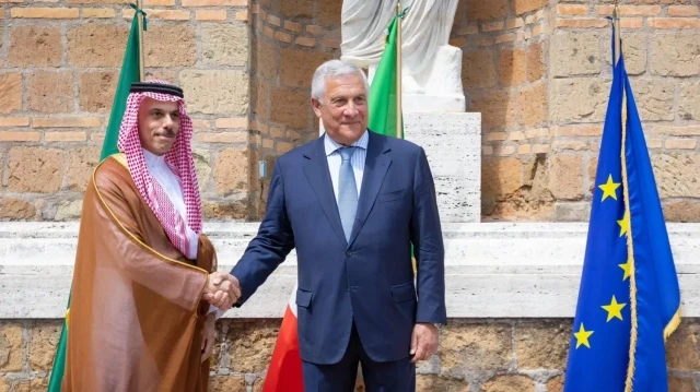 السعودية وإيطاليا تبحثان إدخال المساعدات الإنسانية إلى غزة