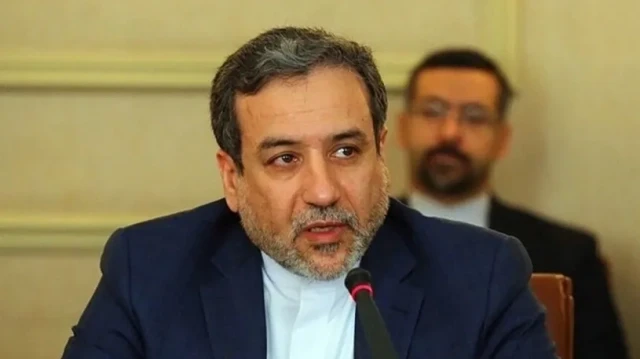 إيران تتوعد بالرد على قرار الترويكا الأوروبية تفعيل "سناب باك"