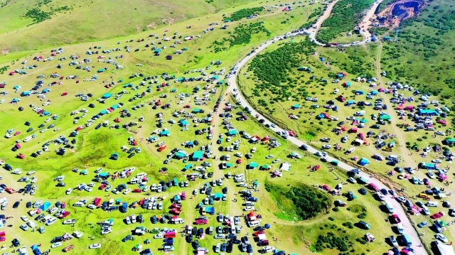 Fotoğraf, Trabzon’un Düzköy ilçesindeki 1900 rakımlı Haçka yaylasından.
Haçka değil ‘araba’ yaylası!