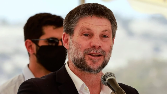 Le ministre israélien des Finances d’extrême droite, Bezalel Smotrich, dans la colonie de Maale Adumim, près de Jérusalem, en Cisjordanie occupée, le 14 août 2025.