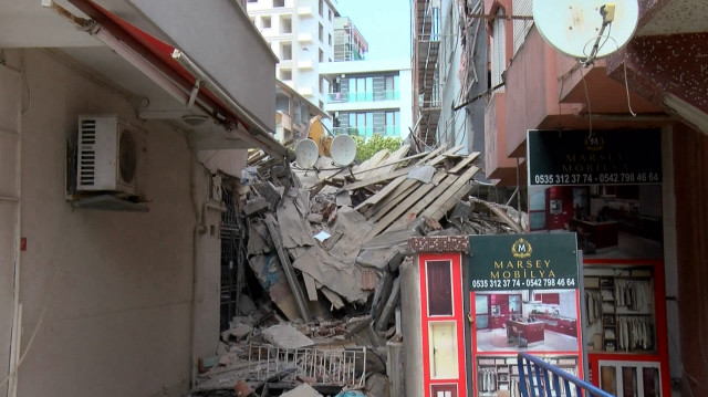 Olay saat 12.30 sıralarında İnönü Mahallesi Yahya Kemal Beyatlı Caddesinde meydana geldi. 