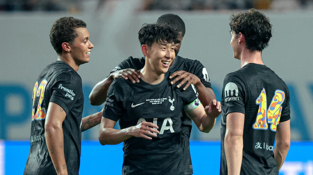Heung-min Son, Tottenham'a veda etti.
