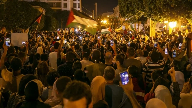 مظاهرات ليلية في مدن مغربية رفضا للتجويع والإبادة بغزة