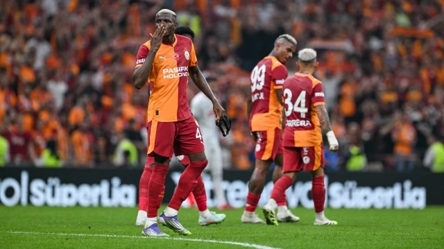 Victor Osimhen'in gol sevinci.