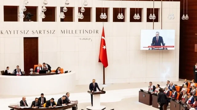 فيدان: الرئيس أردوغان وافق على إلقاء مساعدات لغزة جوا رغم المخاطر