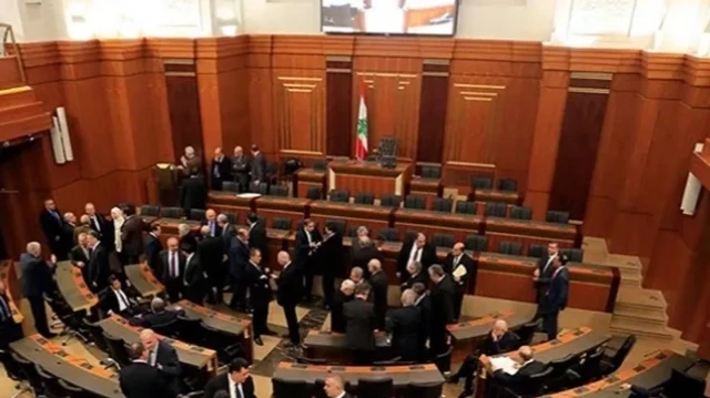 لبنان.. المجلس الإسلامي الأعلى يشيد بقرار الحكومة "حصر السلاح"