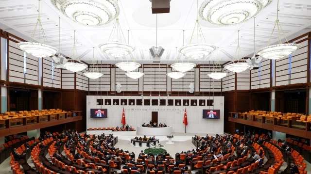 La motion portant sur la décision d'Israël d'étendre son occupation à Gaza et le génocide commis contre le peuple palestinien, signée par le président de l'Assemblée nationale turque Numan Kurtulmuş, a été adoptée par l'Assemblée nationale turque.
