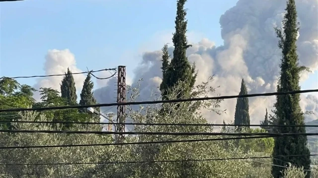 لبنان.. حرائق كبيرة وتضرر منازل بالنبطية جراء غارات إسرائيلية