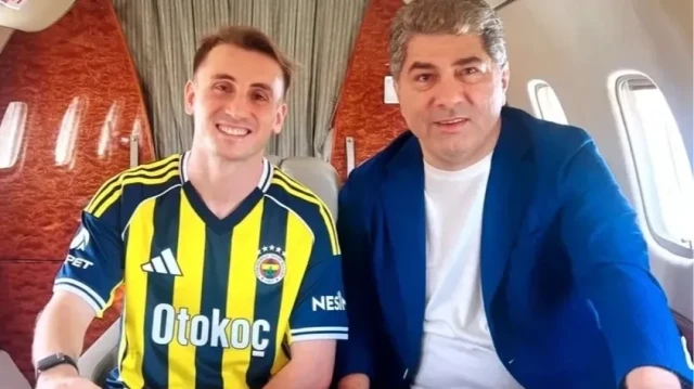 Kerem Aktürkoğlu çubukluyu giydi.