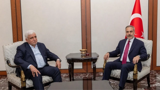 فيدان يلتقي رئيس الحشد الشعبي العراقي في أنقرة