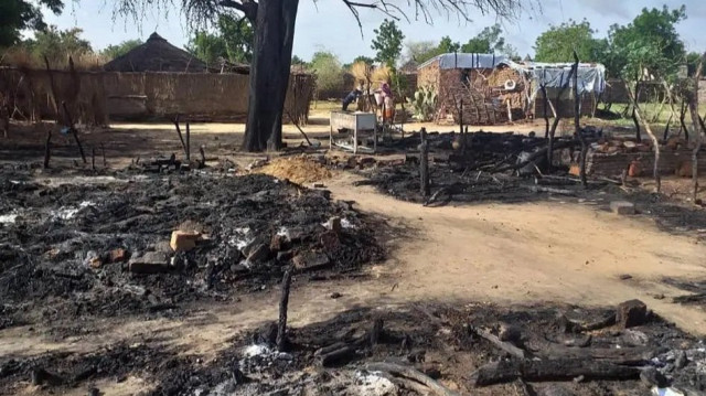 Un massacre attribué aux FSR au nord-ouest d’El-Fasher aggrave la crise humanitaire dans la région du Darfour-Nord, déjà en proie à un siège sévère.