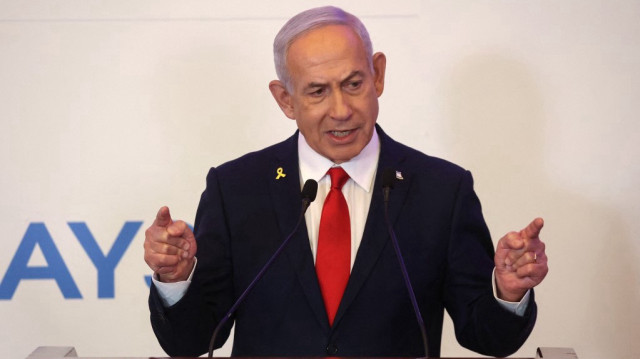Le Premier ministre israélien Benjamin Netanyahu s'exprime lors d'un événement à l'hôtel Waldorf Astoria de Jérusalem, le 27 juillet 2025.