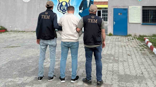 TEM ekiplerince gözaltına alınan İl Emniyet Müdürlüğü’ne getirilen U.G. Kars Cumhuriyet Başsavcılığı’ndaki işlemlerinin ardından tutuklanarak Kars T Tipi Kapalı Ceza İnfaz Kurumu’na teslim edildi. 
