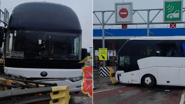 Rusya’nın Tula bölgesinde yolcu otobüsü otoyol gişelerine çarptı.