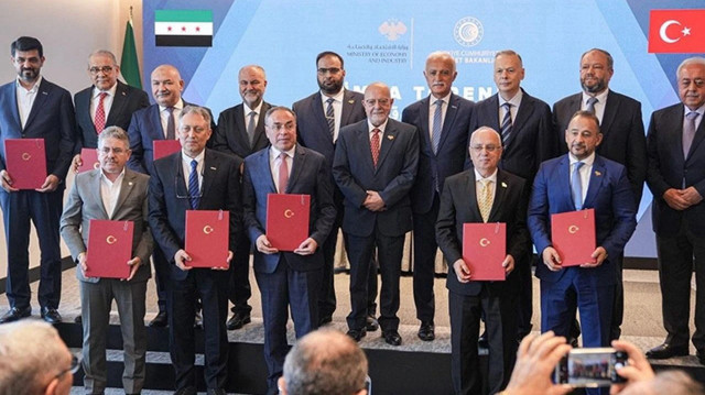تركيا وسوريا توقعان 10 مذكرات تفاهم اقتصادية وتجارية