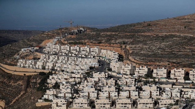الضفة.. إسرائيليون يشرعون بإقامة بؤرة استيطانية غرب الخليل