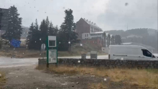 Bursa'da yağışların gün içerisinde ara ara etkili olacağı belirtildi.