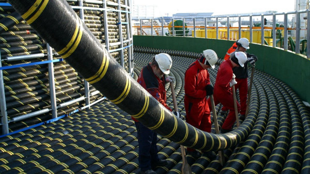 Казахстан и Азербайджан создают телекоммост между Азией и Европой.