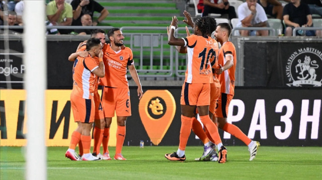  باشاك شهير يقترب من الدور الفاصل لدوري المؤتمر الأوروبي