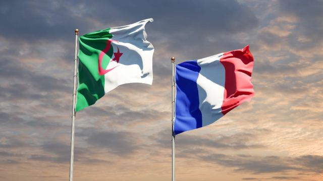 Cezayir, Fransa'ya misilleme olarak diplomatik pasaport sahiplerine uygulanan vize muafiyetini askıya aldı