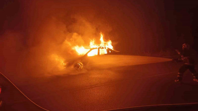 Polis ekipleri olayla ilgili inceleme başlattı.
