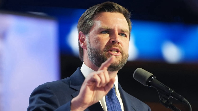 Trump ve Putin'in, 15 Ağustos'ta ABD'nin Alaska eyaletindeki Ukrayna konulu görüşmesi öncesi Vance'in, İngiltere'de, söz konusu görüşmedeki konularda "ortak zemini belirlemek amacıyla" Ukraynalı ve Avrupalı üst düzey yetkililerle temas kuracağını öne sürüldü.