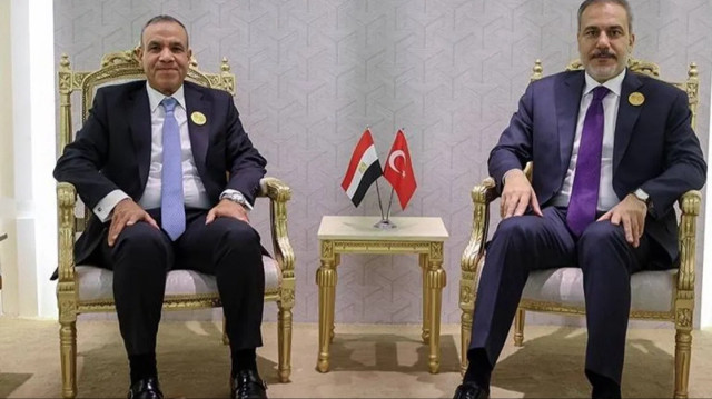 وزيرا خارجية مصر وتركيا يبحثان تعزيز العلاقات والتطورات في غزة