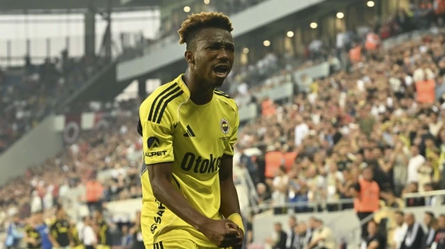 Le joueur de Fenerbahçe, Dorgeles Nene, célébrant son but cont Gençlerbirligi, le 31 août 2025.