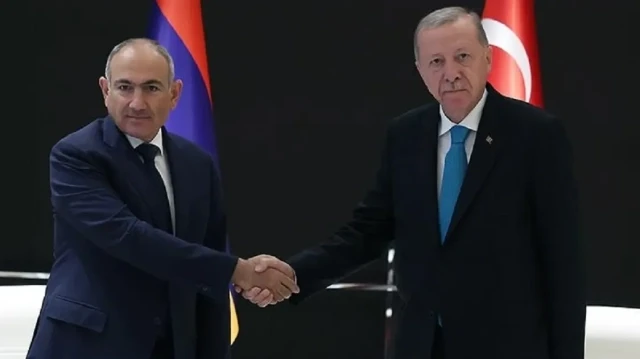 أردوغان يلتقي رئيس وزراء أرمينيا في تيانجين الصينية