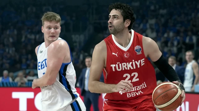 المنتخب التركي يحقق فوزه الرابع في كأس أمم أوروبا لكرة السلة