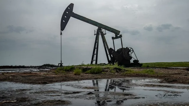 Suriye, iç savaş öncesi 2010 yılında günde 380 bin varil ham petrol ihraç etmişti.