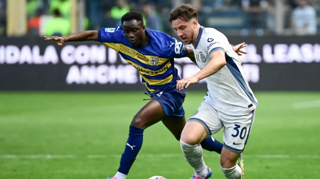 Kariyerinde toplam 105 resmi maça çıkan Camara, 22 gol ve 7 asistlik katkı sağladı.