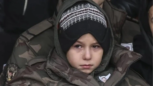 Şehitlerin 25 yaşına giren çocuklarının şehit çocuğu kimlikleri, onursal şehit çocuğu kimliğine dönüştürülecek.
