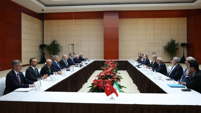 الرئيس أردوغان يلتقي نظيره الإيراني على هامش قمة شنغهاي
