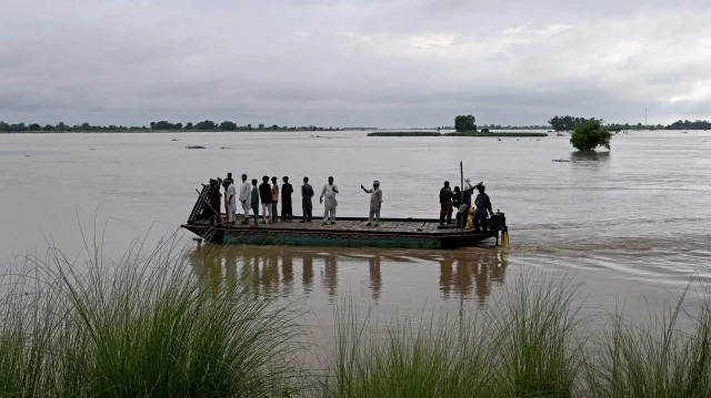 سیلاب سے 2500 کے قریب دیہات ڈوب گئے ہیں۔
