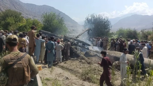 Deux officiers supérieurs, tous deux pilotes du Corps d'aviation de l'armée pakistanaise, ont été tués dans l'accident d'un hélicoptère Mi-17 du PAAC à Gilgit-Baltistan, au Pakistan, le 1er septembre 2025.