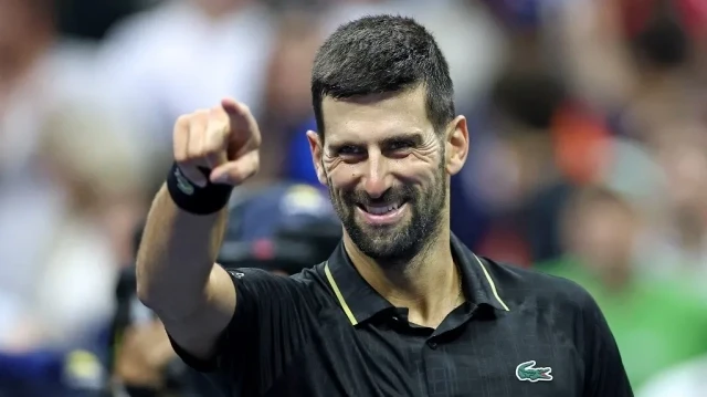 Novak Djokovic célèbre sa victoire contre l’Allemand Jan-Lennard Struff à New York, le 31 août 2025.