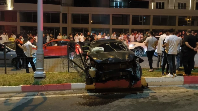 Yaralılar, ambulanslarla Siirt Eğitim ve Araştırma Hastanesine kaldırıldı.