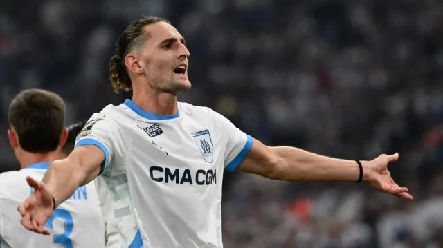 Le milieu de terrain français de Marseille, Adrien Rabiot, au Stade Vélodrome à Marseille, le 17 mai 2025.