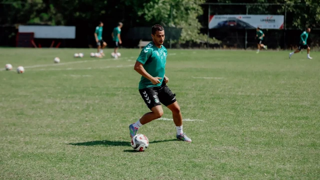 Ben Yedder takımla ilk idmanına çıktı. 