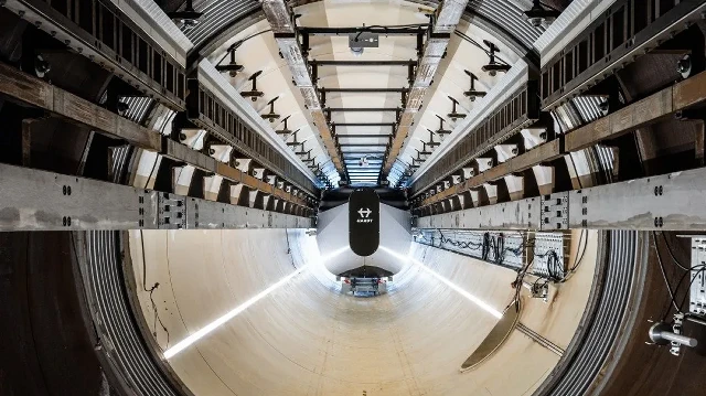 La start-up néerlandaise Hardt Hyperloop vise désormais les 700 km/h, malgré le manque d’infrastructures longue distance en Europe.