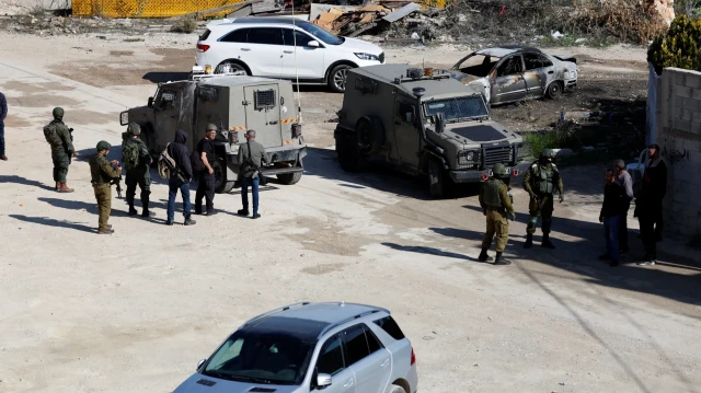 جيش الاحتلال الإسرائيلي يعتقل عشرات الفلسطينيين بقرى القدس المحتلة