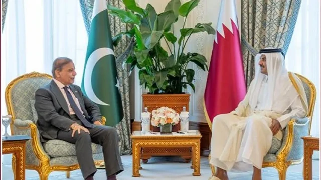 أمير قطر ورئيس وزراء باكستان يبحثان مستجدات الأوضاع الإقليمية والدولية