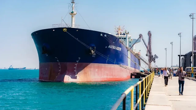 السعودية تمنح سوريا مليوناً و650 ألف برميل من النفط الخام